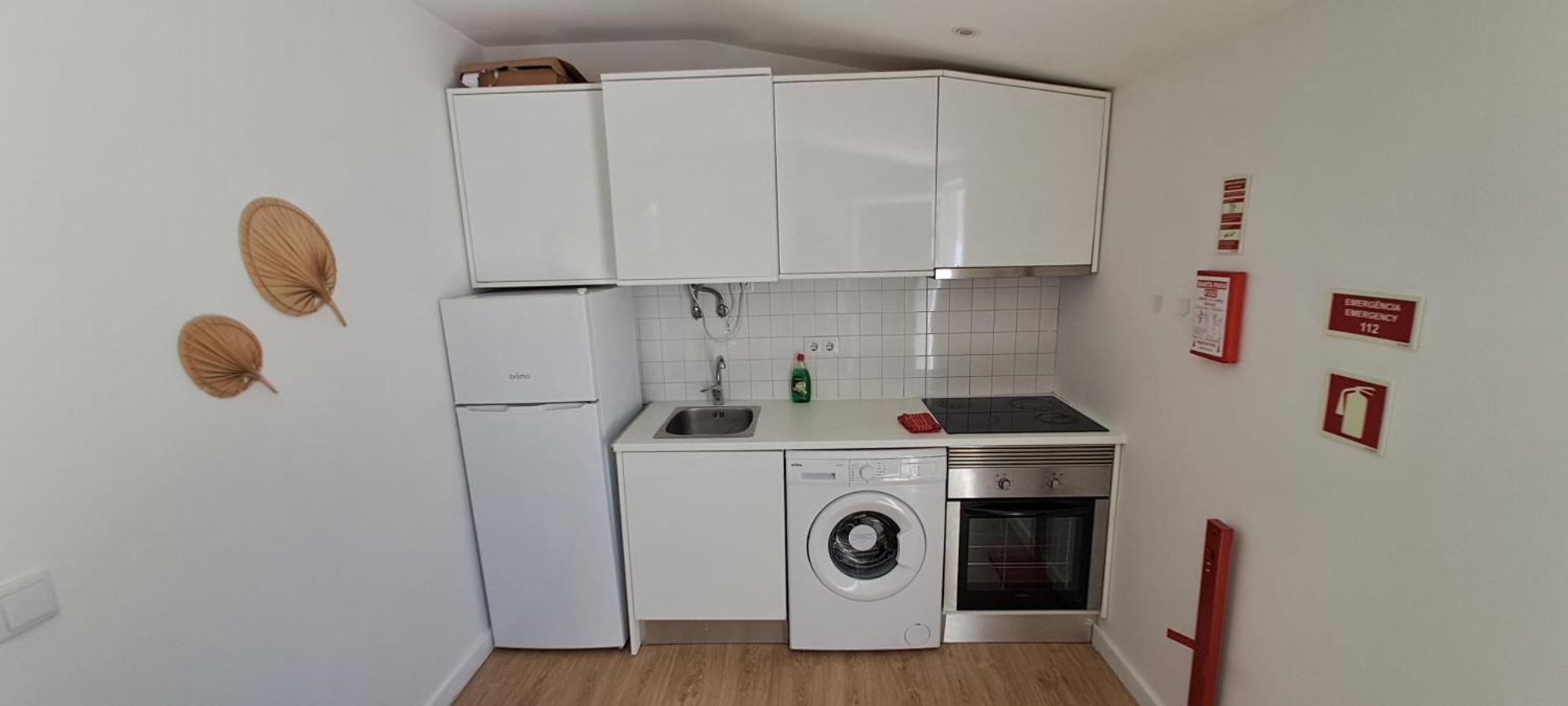 Serafina 3rd Floor 2br With Swimingpool And Terrace * Lisbon
