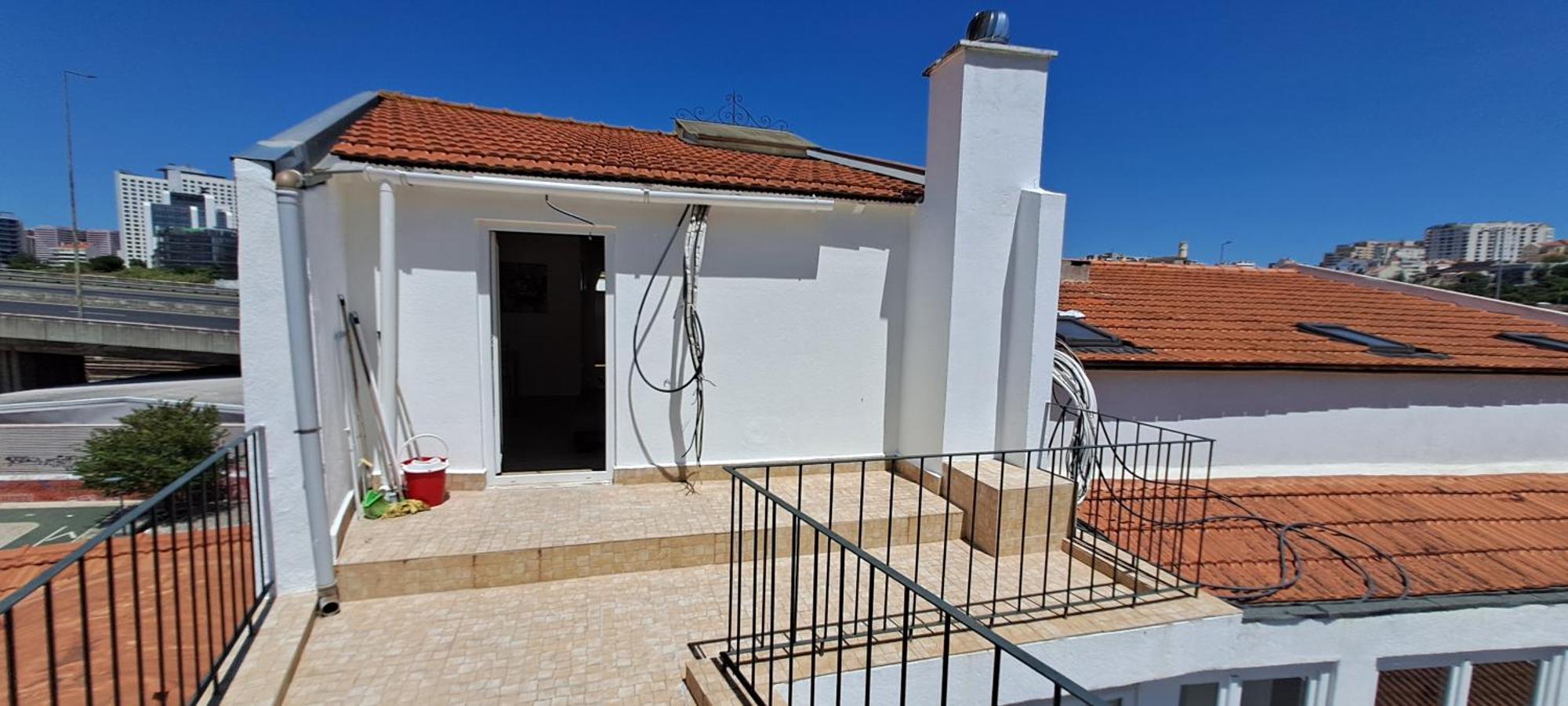 Serafina 3rd Floor 2br With Swimingpool And Terrace