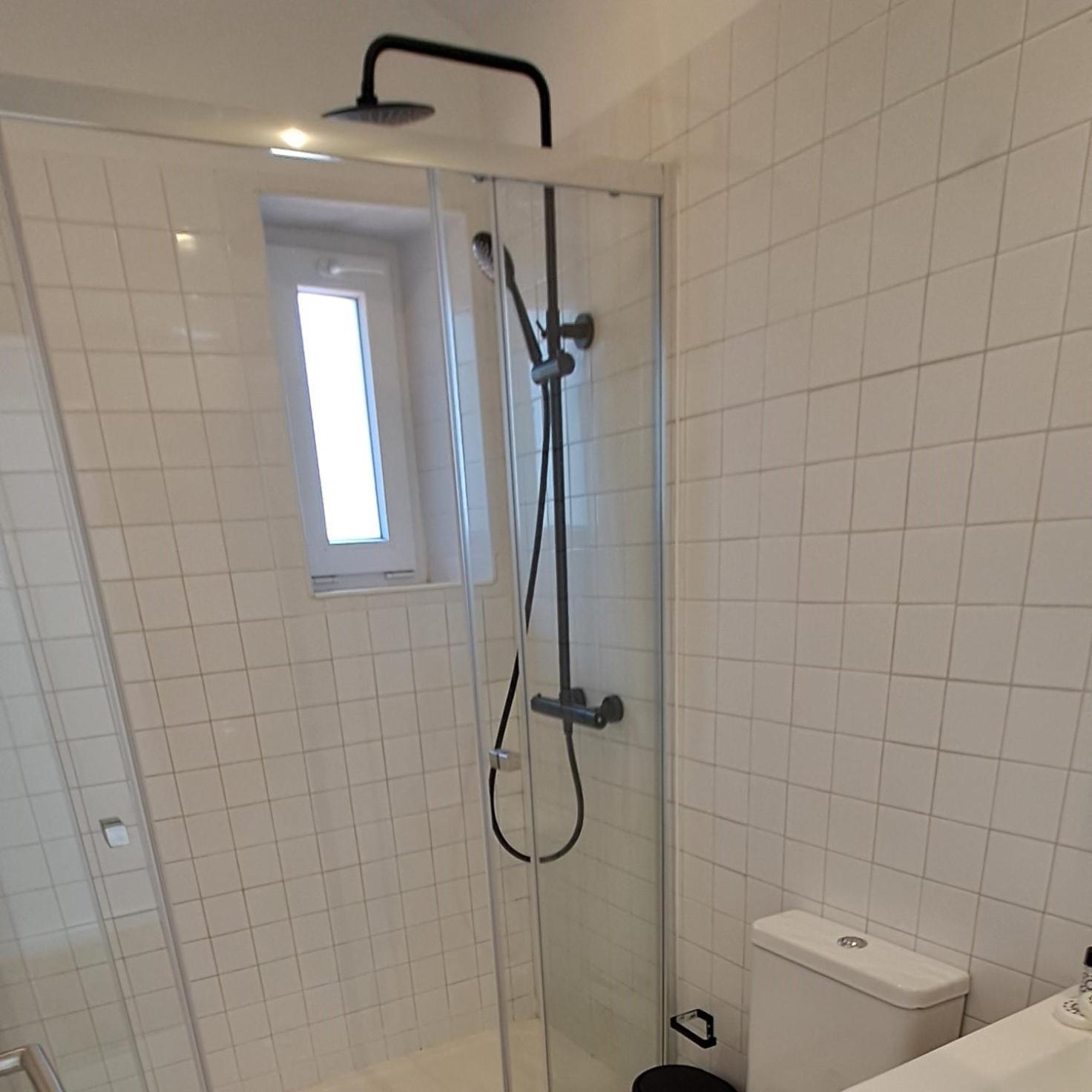 Serafina 3rd Floor 2br With Swimingpool And Terrace *
